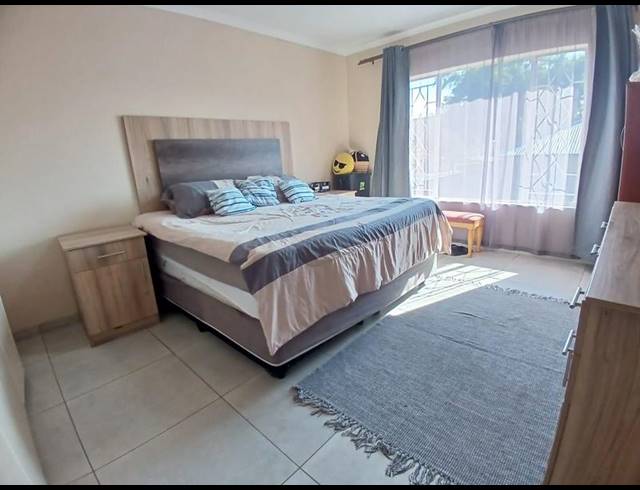 3 BEDROOM APARTMENT FOR SALE IN NEW REDRUTH